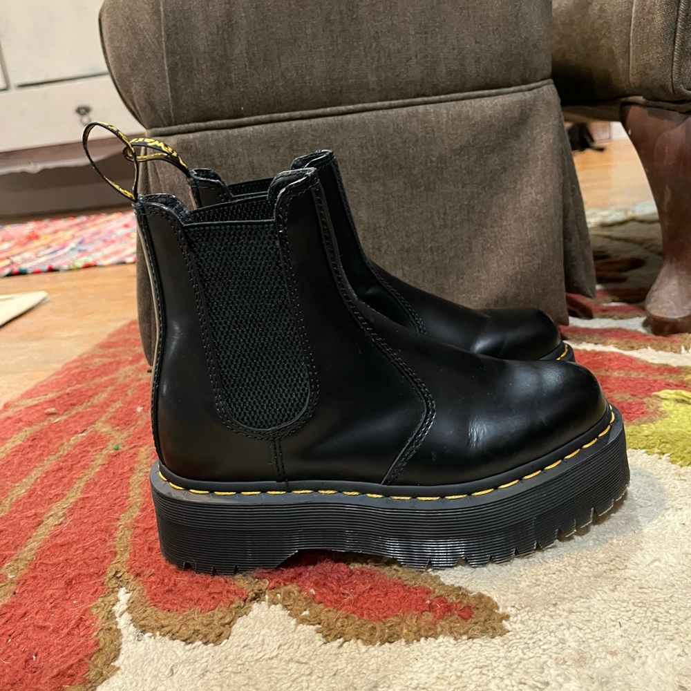 Dr. Martens Airwair - Picture 2 of 3